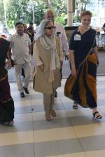 Jaya Bachchan snapped at airport on 22nd Feb 2016